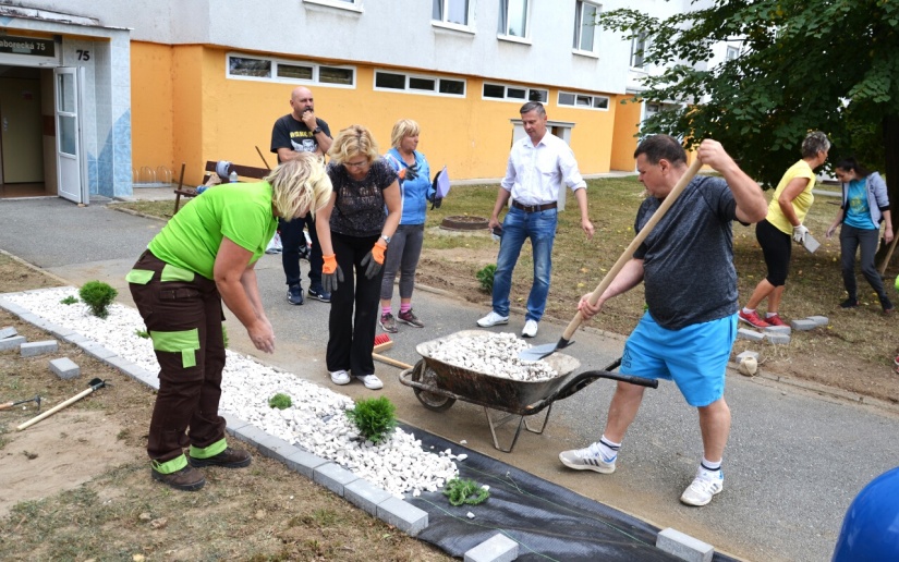 Brigáda na Laboreckej 75 - "Skrášľujem svoje mesto"
